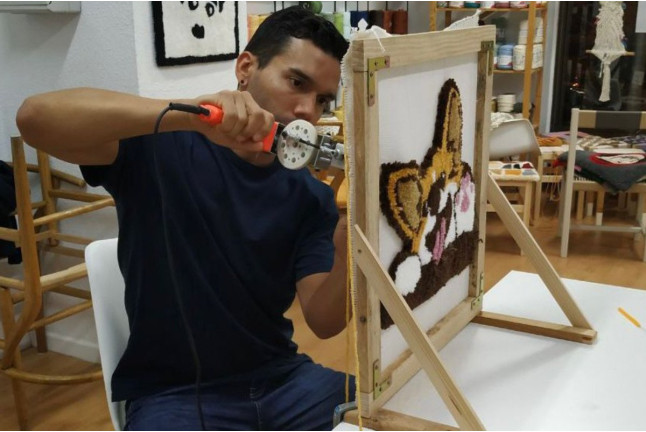Taller de Iniciación de Tufting en Apachucharte Espacio Artesano (Madrid)