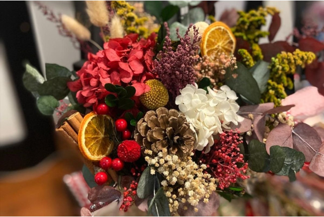Taller Privado de Flor Preservada para dos: Crea tu Centro Floral o Decora tu Inicial (Arucas, Gran Canaria) 