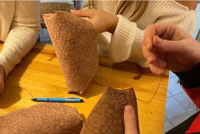 Taller de Creación de Calzado: Crea Tus Propias Sandalias en Nómada Atelier (Ciutadella de Menorca, Menorca)