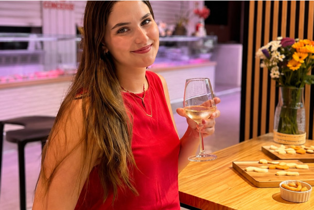 Taller de Queso con Cata de Vinos o Quesos en La Musola (Madrid)