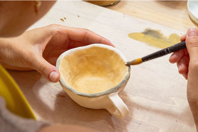 Taller de Cerámica: Crea tu Taza Personalizada (Barcelona)