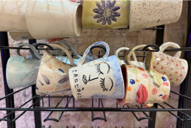 Taller de Cerámica: Crea tu Taza Personalizada (Barcelona)