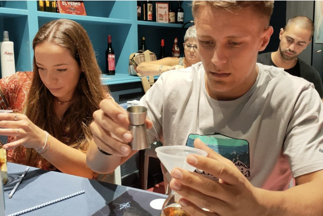 Taller de Elaboración de Vermut y Degustación en Las Vermudas University (Barcelona)