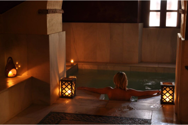 Baños Termales privados y Masaje Relajante en Termas Aqua Libera (Aljucén, Badajoz)