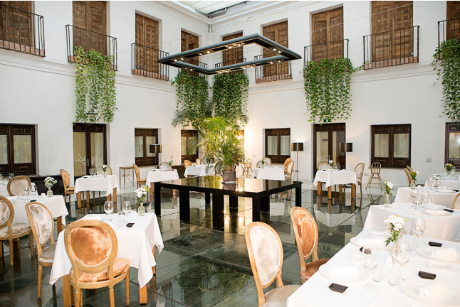 Termas Romanas y Desayuno en Hospes Palacio del Bailío 5* (Córdoba)