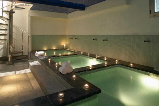 Termas Romanas y Desayuno en Hospes Palacio del Bailío 5* (Córdoba)