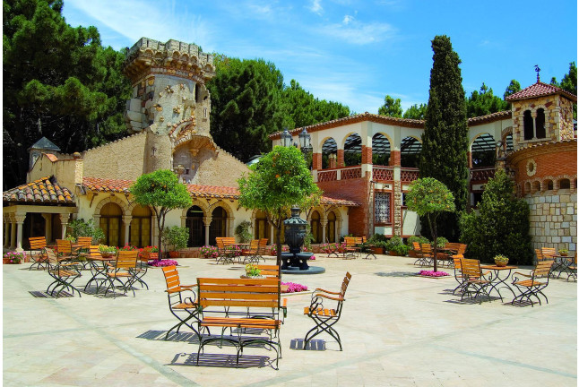 Escapada Relax con Spa "Aquatonic" en Hotel Termes de Montbrió 4*, Visita a Bodega, Cata de Vinos y Comida para dos (Tarragona)