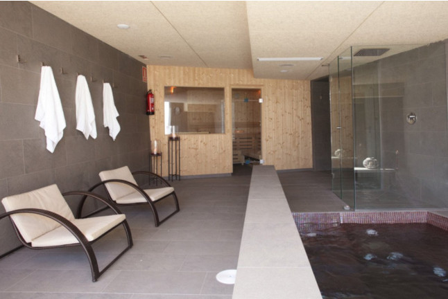 Baño Termal Marino en Hotel Thalasso Cantábrico Las Sirenas 4* (Viveiro, Lugo)