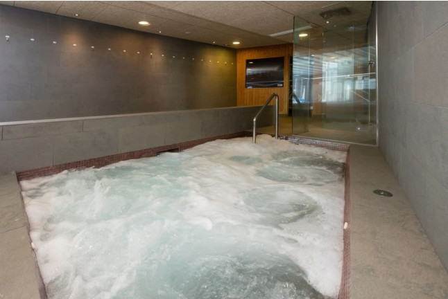 Baño Termal Marino en Hotel Thalasso Cantábrico Las Sirenas 4* (Viveiro, Lugo)