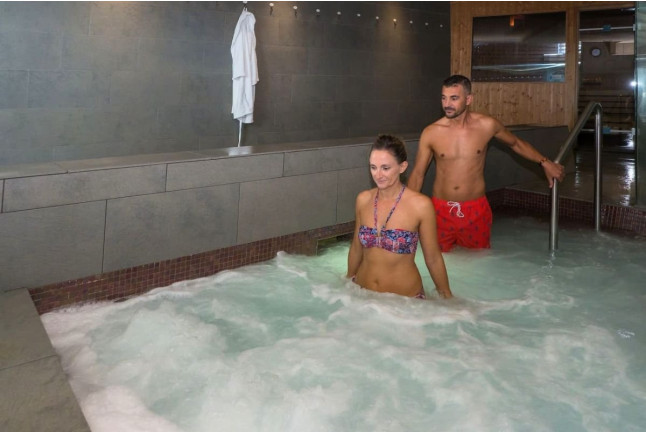 Baño Termal Marino en Hotel Thalasso Cantábrico Las Sirenas 4* (Viveiro, Lugo)