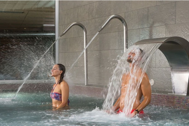 First Wellness: Baño Termal Marino y Masaje en Hotel Thalasso Cantábrico Las Sirenas 4* (Viveiro, Lugo)