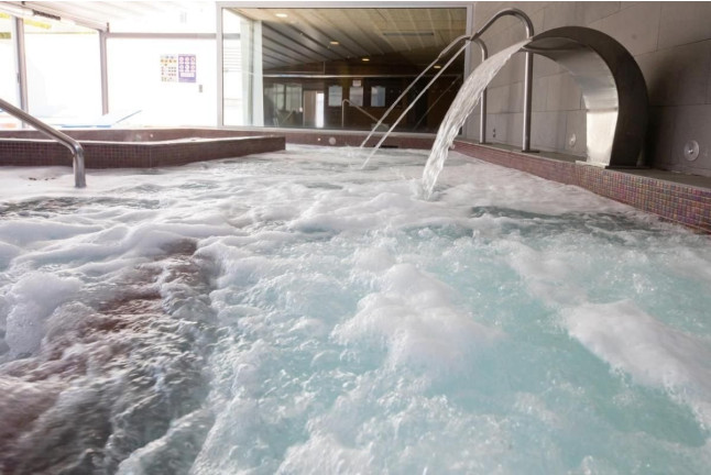 First Wellness: Baño Termal Marino y Masaje en Hotel Thalasso Cantábrico Las Sirenas 4* (Viveiro, Lugo)