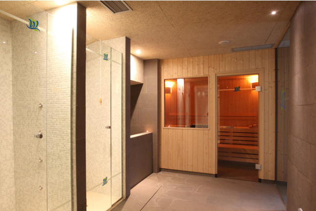 First Wellness: Baño Termal Marino y Masaje en Hotel Thalasso Cantábrico Las Sirenas 4* (Viveiro, Lugo)
