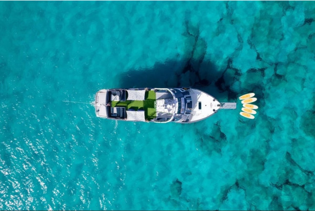 Formentera Cruise: Salida en Catamarán Ibiza - Formentera con Actividades Acuáticas (Ibiza)