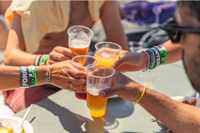 Formentera Cruise: Salida en Catamarán Ibiza - Formentera con Actividades Acuáticas (Ibiza)