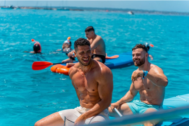 Formentera Cruise: Salida en Catamarán Ibiza - Formentera con Actividades Acuáticas (Ibiza)
