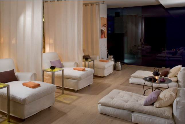 Circuito Spa y Masaje Esencias en The Level at Meliá Barcelona Sky 5* (Barcelona)