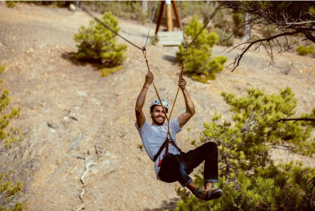 Circuito Multiaventura y Tirolina en Albarracín Aventura (Teruel)