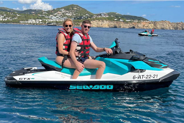 Tour en Jet Ski (Santa Eulalia del Río, Ibiza)