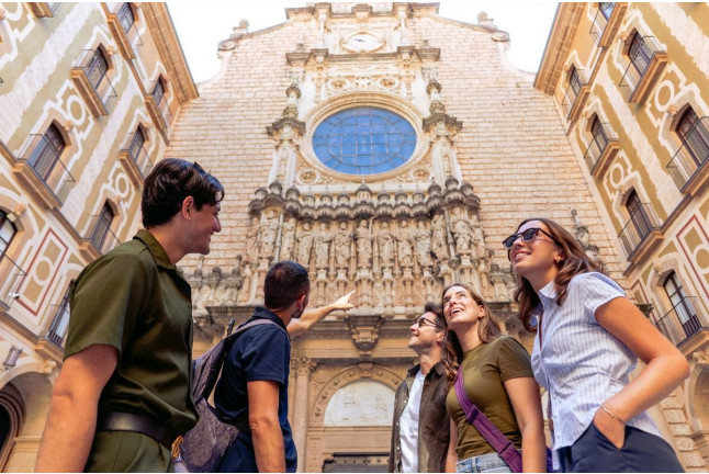 Montserrat Highlights: Visita Guiada con Transporte desde Barcelona (Montserrat, Barcelona)