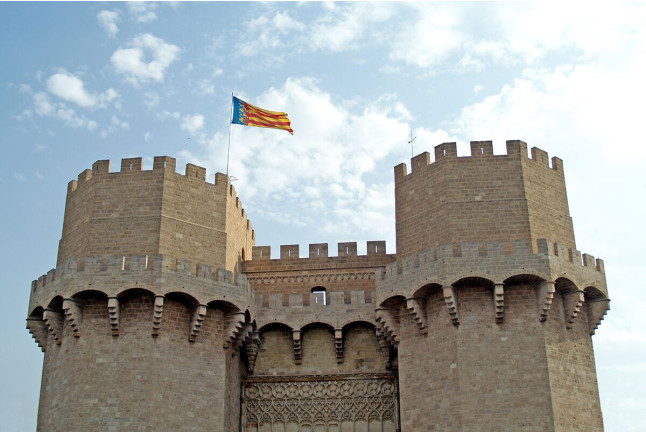 Tour por el Centro Histórico de Valencia con Cata de Vinos y Tapas (Valencia)