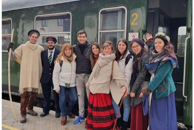 Pack Leyendas: Ruta en Tren de Felipe II desde Madrid hasta El Escorial con Visita Caracterizada por Exteriores (Madrid)