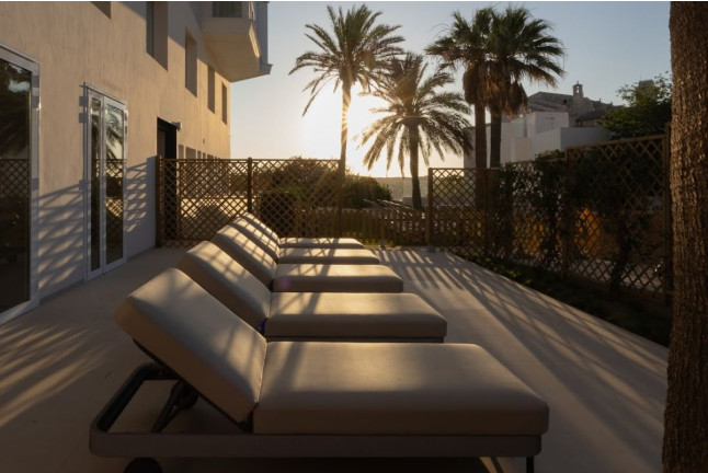 Circuito Termal y Tratamiento Corporal a Elegir en Hotel Catalonia Mirador Des Port 4* (Maó, Menorca)