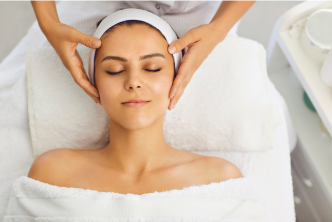 360° Experience: Zona Wellness, Masaje Facial y Corporal Descontracturante en Hotel Catalonia Plaza España 4* (Madrid)