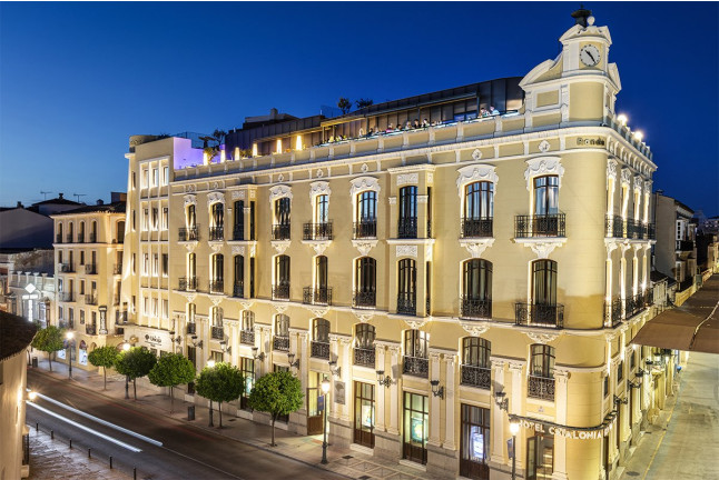 360º Experience: Tratamiento Facial y Corporal Descontracturante en Hotel Catalonia Ronda 4* (Ronda, Málaga)