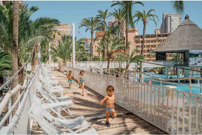 Day Pass con Comida en Magic Tropical Splash (Finestrat, Alicante)