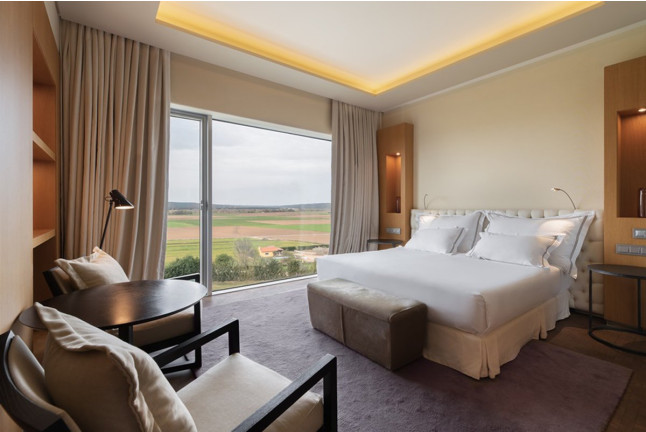 Escapada en Pareja: Habitación Premium con Acceso a Spa, Masaje y Cena en Valbusenda Hotel Bodega & Spa 5* (Toro, Zamora)