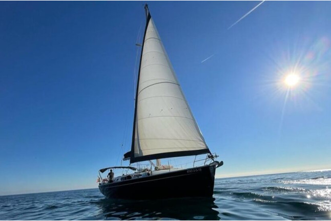 Puesta de Sol en Velero Privado con Paddle Surf, Snorkel, Bebidas y Aperitivo para dos (Badalona, Barcelona)