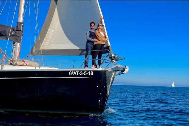 Puesta de Sol en Velero Privado con Paddle Surf, Snorkel, Bebidas y Aperitivo para dos (Badalona, Barcelona)
