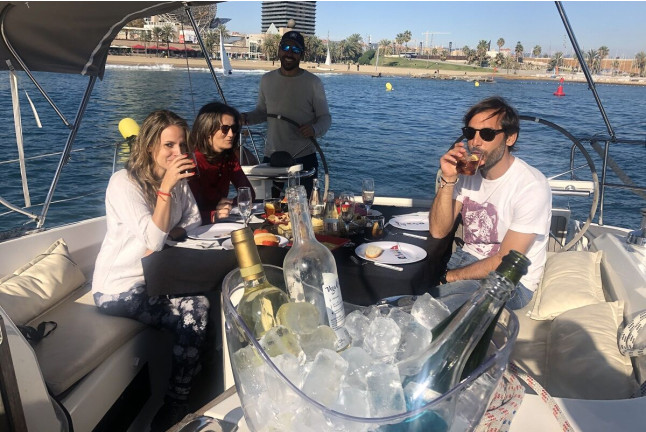 Velero & Alella Winery Tour: Salida en Velero y Visita a Bodega (Barcelona)