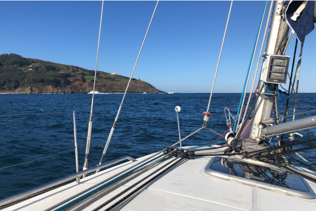 Paseo en Velero con Patrón para dos (Laredo, Cantabria)
