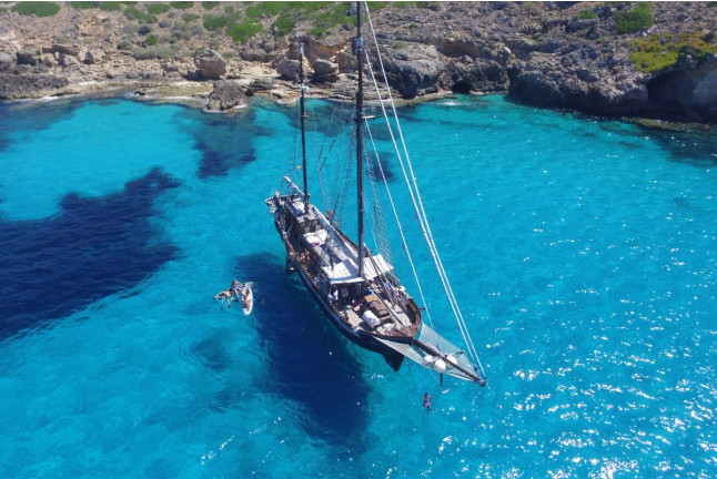 Tour de Día en Velero Histórico Rafael Verdera con Snorkel, Kayak, Paddle Surf y Comida (Palma de Mallorca, Mallorca)