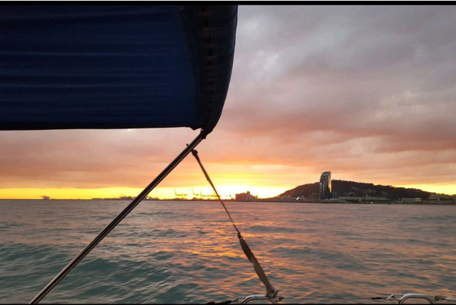 Puesta de Sol en Velero Privado con Fotos para dos (Barcelona)