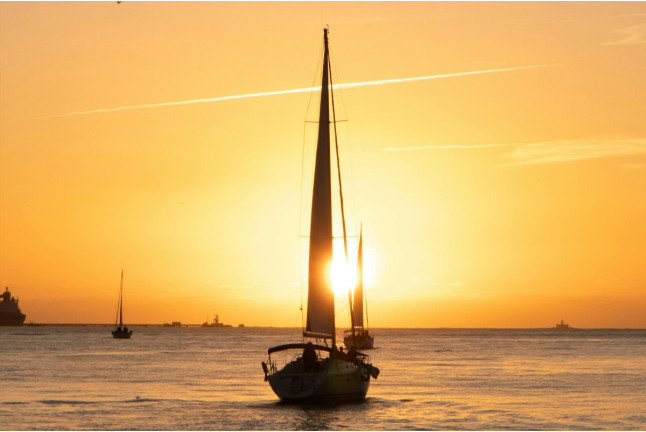 Puesta de Sol en Velero en Exclusiva (L'Estartit, Girona)