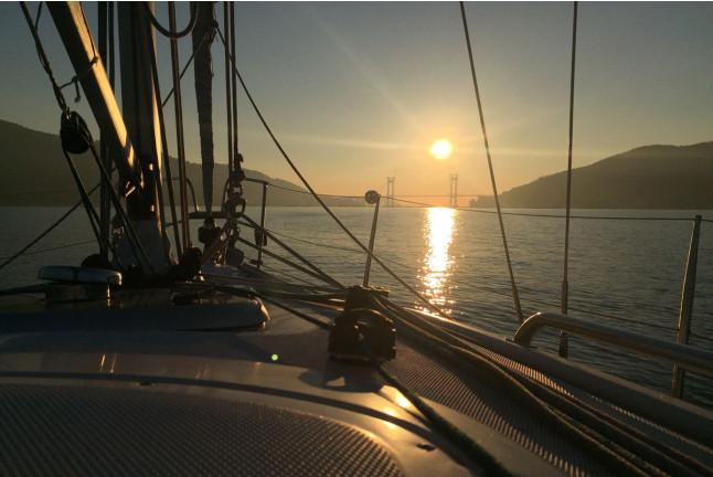 Escapada Romántica en Velero: Paseo, Cena y Alojamiento (Vigo, Pontevedra)