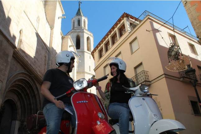 Ruta en Vespa Entre Viñedos en Mulet Viticultors (Santa Fe del Penedès, Barcelona)