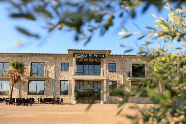 Chocowine: Cata de Vino y Chocolate para dos en Bodega Vi Rei (Mallorca)