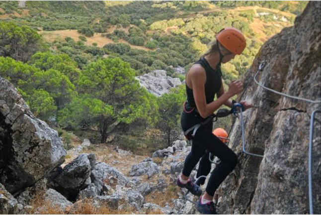 Vía Ferrata en Benalauría para dos (Málaga)