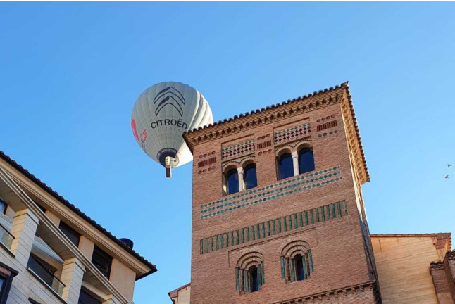 Viaje en Globo con Almuerzo, Champagne y Fotos (Teruel)