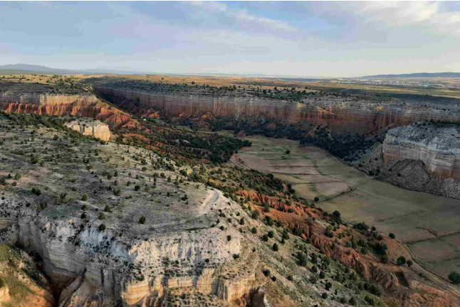 Viaje en Globo con Almuerzo, Champagne y Fotos (Teruel)