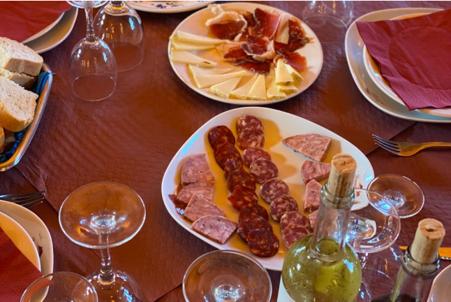 Escapada en Villas Perfer y Visita a Bodegas Perfer con Cata de Vinos y Comida (Uleila del Campo, Almería)