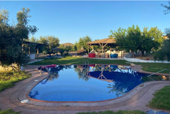 Escapada en Villas Perfer y Visita a Bodegas Perfer con Cata de Vinos y Aperitivo (Uleila del Campo, Almería)