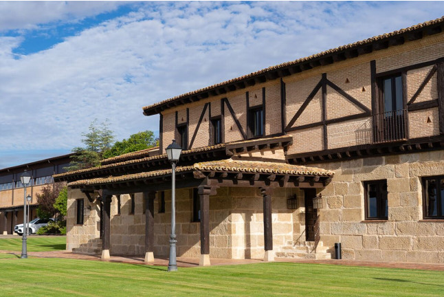 Visita a Bodegas Viña Arnáiz y Cata de Vinos (Haza, Burgos)