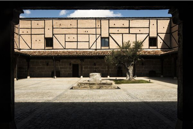 Visita a Bodegas Viña Arnáiz y Cata de Vinos (Haza, Burgos)