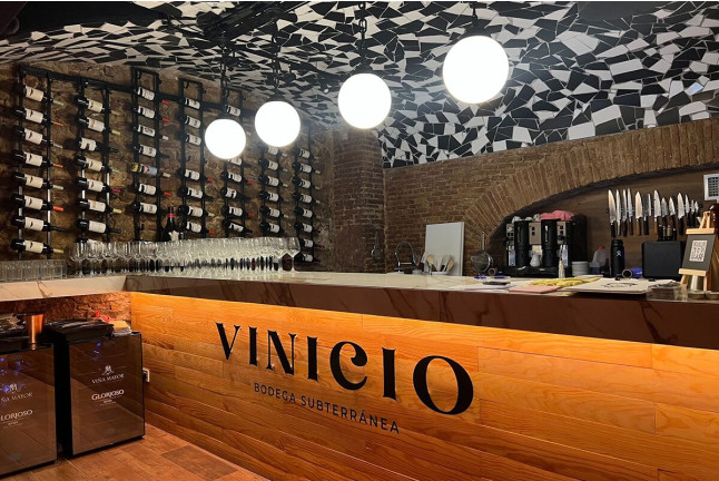 Degustación de Vino con Maridaje Gastronómico para dos en Vinicio - Bodega Subterránea (Barcelona)