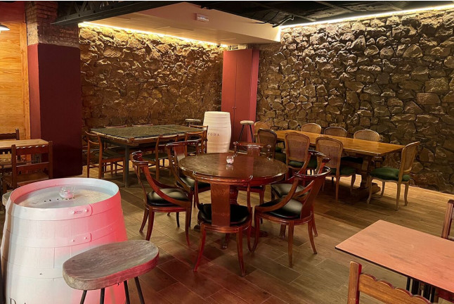 Degustación de Vino con Maridaje Gastronómico para dos en Vinicio - Bodega Subterránea (Barcelona)